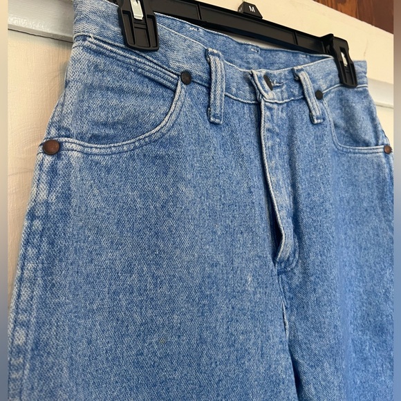 Wrangler straight blue jeans, size 27 - Picture 2 of 5
